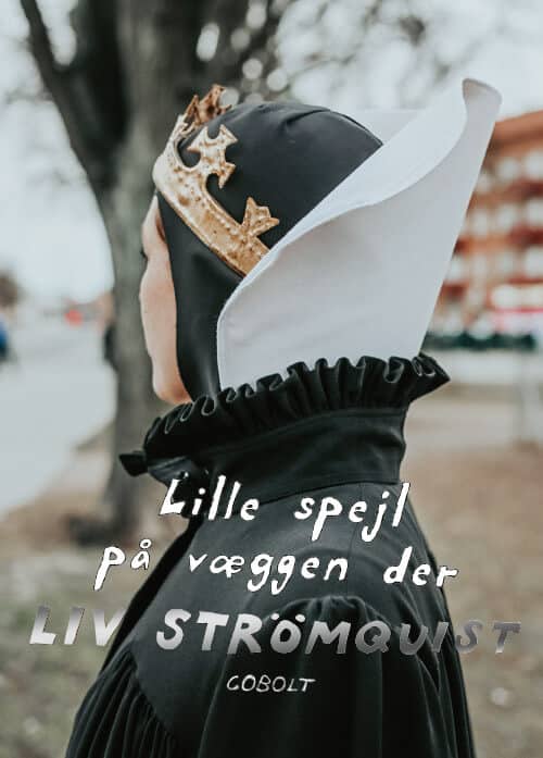 Lille spejl på væggen der